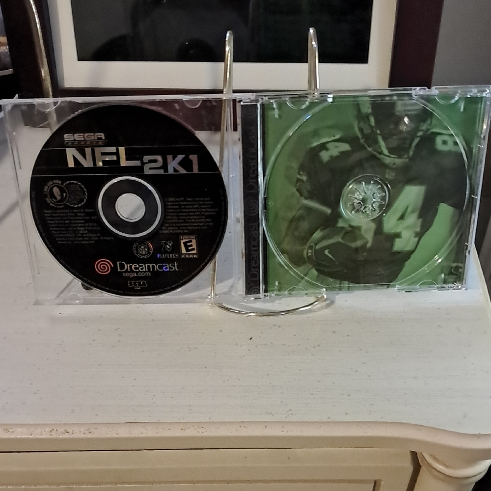 Dreamcast NFL 2K1 Video Game - Black and Green